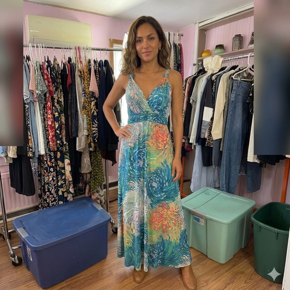 Zen Knits Dresses & Skirts - Zen Knits Floral Chrysanthemum Faux Wrap Maxi Dress Small